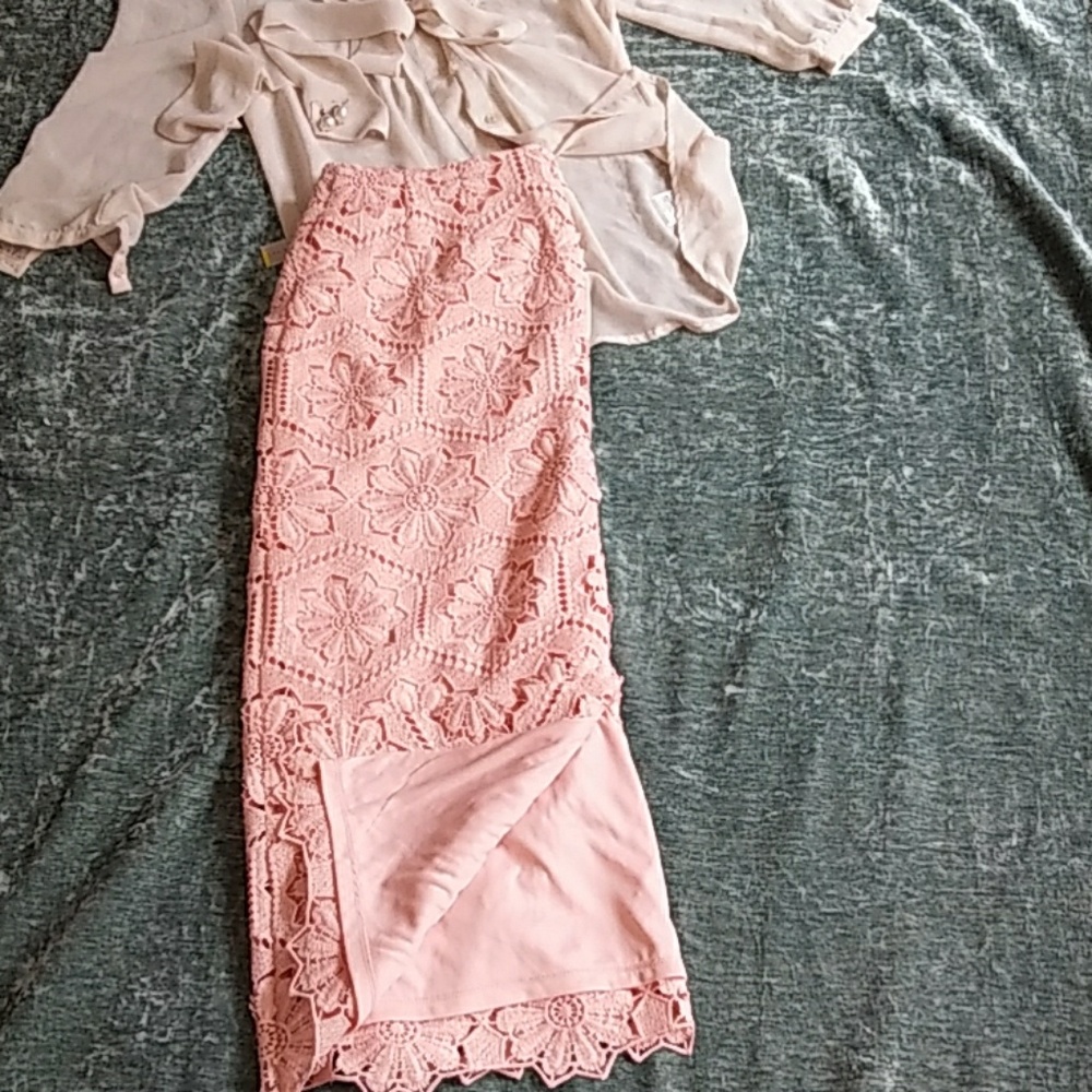 SKIRT - Picture 2 of 3